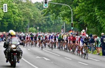 Tour de France: Mức lương của Tadej Pogacar, người bốn lần vô địch Grande Boucle là bao nhiêu?