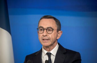 Marine Le Pen có tội hay không”, Bruno Retailleau nói