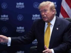 Trump nói lệnh ngừng bắn của Iran ‘kết thúc’ sau khi chống lại pháo sáng