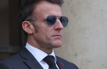 Vụ đánh bom ở Syria: Emmanuel Macron bình an vô sự, chuyến thăm của ông tiếp tục