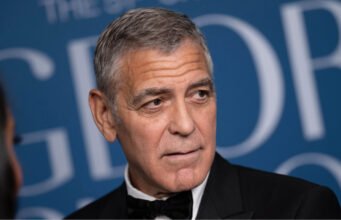 George Clooney là một trong những tài sản lớn nhất của Pháp! Nhập tịch, nam diễn viên vẫn còn khoảng cách rất xa với Bernard Arnault