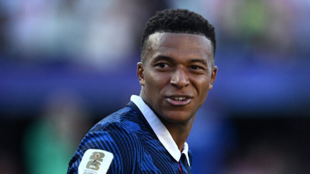 Pasta cho Kylian Mbappé, gà cho Ousmane Dembelé và tôm