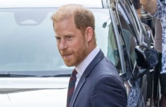 Meghan, Archie và Lilibet sẽ sớm đến Vương quốc Anh? Hoàng tử Harry đang ‘điên cuồng’ cố gắng đưa gia đình về đoàn tụ với Vua Charles III