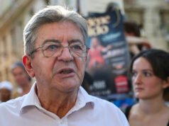 Mélenchon hứa hẹn “chấm dứt cắt giảm ngân sách” trong văn hóa