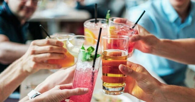 Kem, đồ uống, khách sạn có máy lạnh: Sóng nhiệt