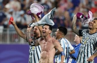 Argentina gặp Anh ở bán kết