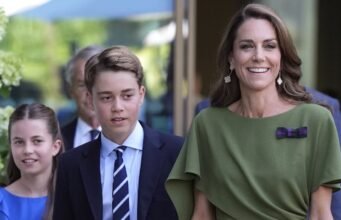 Hoàng tử William và Kate Middleton: (gần như) cả gia đình đi chơi trận chung kết Wimbledon
