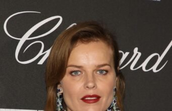 Eva Herzigová kết hôn: sau 25 năm yêu, người mẫu hàng đầu nổi tiếng đã đồng ý với người yêu
