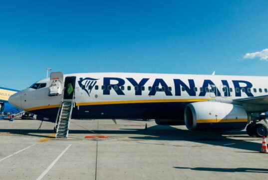 “Không thể ở bên trong”, chuyến bay của Ryanair bị hoãn do muỗi xâm nhập!