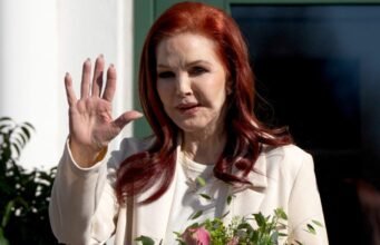 Priscilla Presley: quỹ giải thưởng trực tuyến do con trai bà tung ra gây ra bê bối