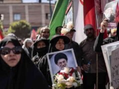 Mỹ tấn công Iran ngày thứ ba, sẽ áp dụng lại lệnh phong tỏa