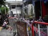 Các gia đình kêu gọi tìm thi thể khi số người chết vì cháy ở Bangkok tăng lên 30
