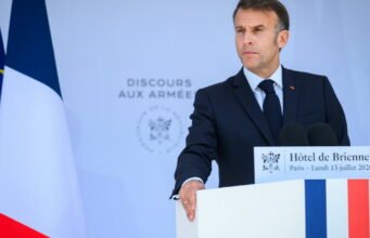 Phòng thủ. Diễu hành “khủng”, đánh giá… Ngày 14/7 vừa qua, Macron muốn làm tổng thống “tái trang bị”
