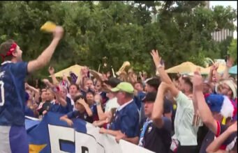 Tại Dallas, cổ động viên The Blues sẵn sàng cho trận gặp Tây Ban Nha