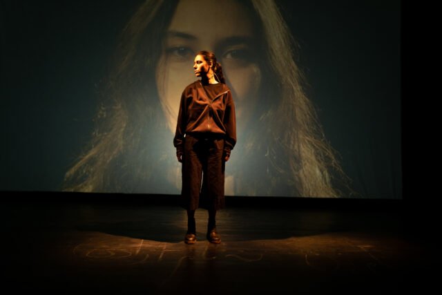 “Badjens” của Delphine Minoui, thể loại dở