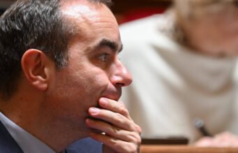 tại sao Sébastien Lecornu sẽ chuyển vấn đề này lên Hội đồng Hiến pháp