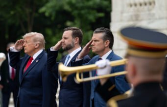 Với “nhóm nhạc nam tính” Donald Trump, nam tính bị chi phối bởi hormone