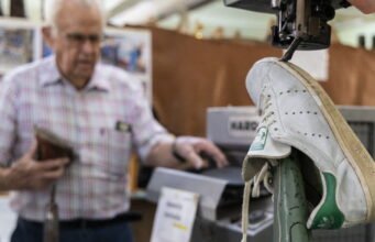 Bạn có biết không? Mẫu giày sneaker huyền thoại nào đã được tạo ra tại một ngôi làng nhỏ ở Bas-Rhin?