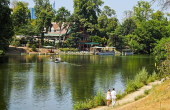 Paris. Một người đàn ông bị cảnh sát giam giữ vì gây hỏa hoạn ở Bois de Boulogne