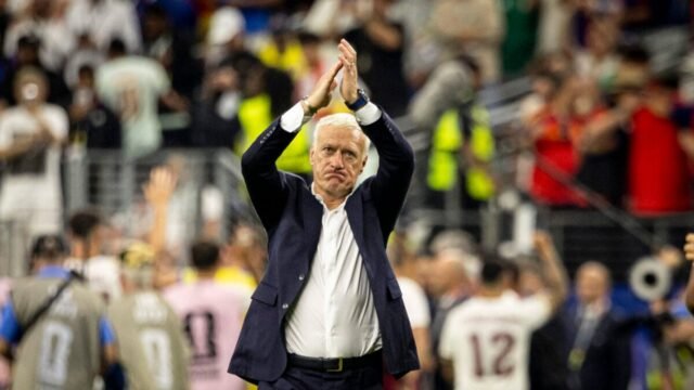 Didier Deschamps: “Thanh kiếm của Damocles trên đầu tôi”, tâm