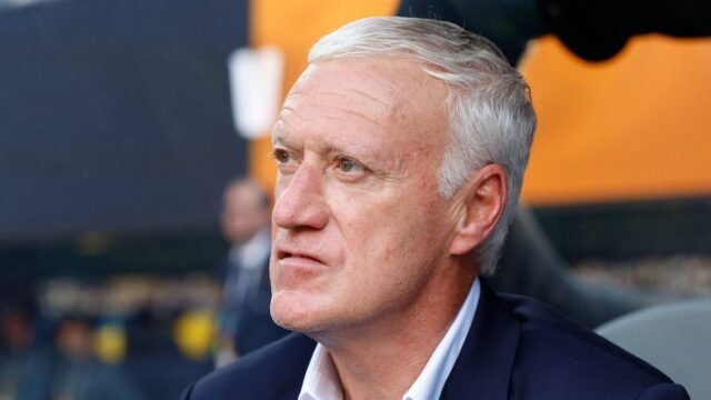 Didier Deschamps tỉnh táo và chăm chỉ trước trận đấu