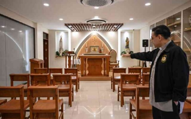 Đức tin so với liệu pháp: bên trong trường học