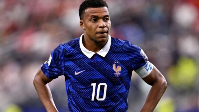 Kylian Mbappé nướng với Ester Expósito? Bức ảnh này nhanh