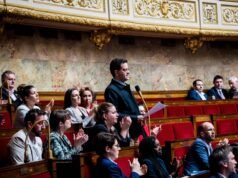 Insoumise Pháp tung quân tấn công Thượng viện vẫn thoát được