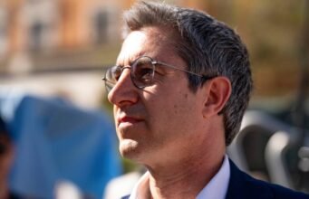 Tại sao François Ruffin lại bị Annie Genevard mắng?