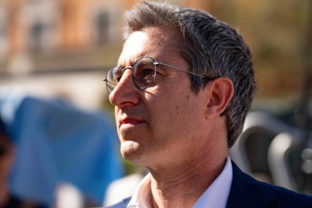 Tại sao François Ruffin lại bị Annie Genevard mắng?