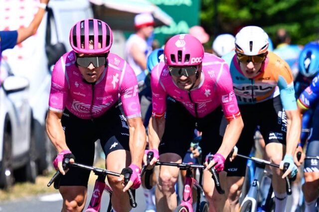 Jonathan Vaughters nói được bao nhiêu ngôn ngữ?