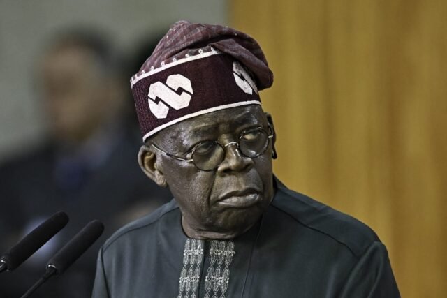 Phe đối lập đưa trận chiến chống lại Tinubu đến