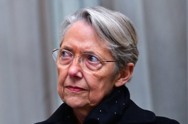Xung đột bạo lực trong Quốc hội giữa Elisabeth Borne