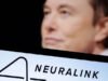 Con chip của Elon Musk có thể thực hiện những phép lạ ngang tầm Chúa Giêsu và điều khiển công tắc?