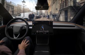 FSD: Pháp chặn hệ thống lái tự động của Tesla