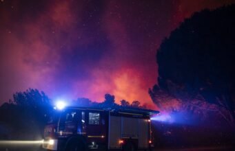 Tình hình “dantesque” ở Gironde, “tận thế” ở Landes, 43.000 người sơ tán