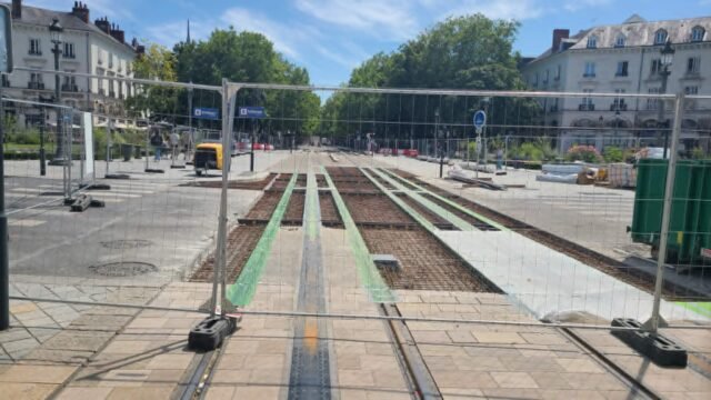 Công việc đang tiến triển tại Place Jean Jaurès và