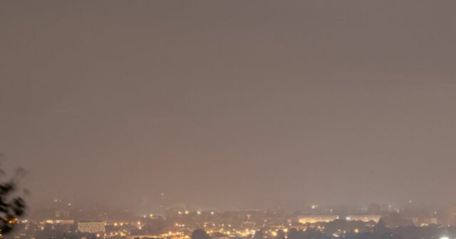 Môi trường. Vienne, Allier, Cantal… Khói từ đám cháy có