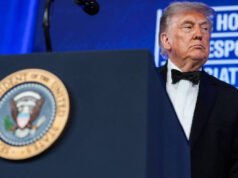 Trump phải đối mặt với cuộc tính toán giữa kỳ 100 ngày trước cuộc bầu cử Mỹ