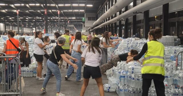 sự hào phóng bất ngờ dành cho những người bị