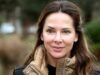 Melissa Theuriau: làn da tuổi teen ở tuổi 48, cô có được nó nhờ sản phẩm kỳ diệu này, một gói nhỏ màu cam mà tất cả các ngôi sao đều chộp lấy
