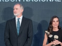 Felipe VI và Letizia của Tây Ban Nha làm gián đoạn kỳ nghỉ của họ: chuyến thăm sâu sắc của họ tới trung tâm đám cháy