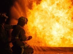 Hỏa hoạn ở Gironde: những giọt nước mắt lạnh giá của đại diện lực lượng cứu hỏa quốc gia, “Lòng dũng cảm của họ sẽ không bị lãng quên”