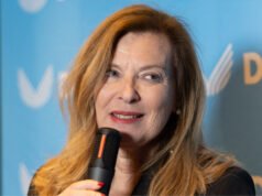 Hỏa hoạn ở Cap-Ferret: Valérie Trierweiler quẫn trí trước ngọn lửa, “Làm sao chúng ta vẫn có thể liều lĩnh được?”