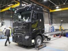 Xe tải mui trần Renault Trucks