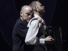 “Thời gian một mình” của Jennifer Walshe và Philip Venables