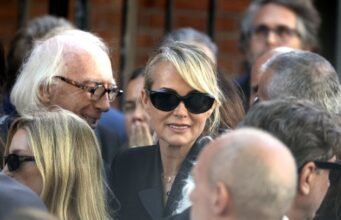 LOẠI TRỪ. Laeticia Hallyday chia tay Serge Varsano: sau “trò chuyện thẳng thắn”, họ đã hứa với nhau một lời hứa đẹp đẽ giữa lòng mùa hè