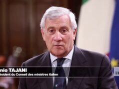 Antonio Tajani nói: “Khi chúng tôi đấu tranh chống lại tình trạng nhập cư bất hợp pháp, chúng tôi bảo vệ nhân quyền”.