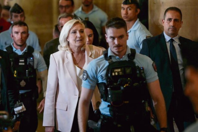 Bầu cử tổng thống 2027: Marine Le Pen, bị kết
