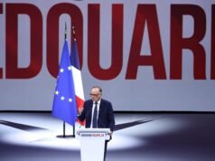 Bầu cử tổng thống 2027: trong cuộc họp, Édouard Philippe hứa hẹn “mồ hôi” cho người lao động và “tự do” cho doanh nghiệp